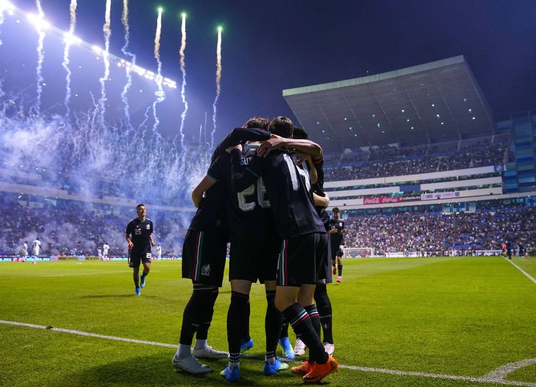 México gana 2-0 a Ghana en el Estadio Cuauhtémoc de Puebla