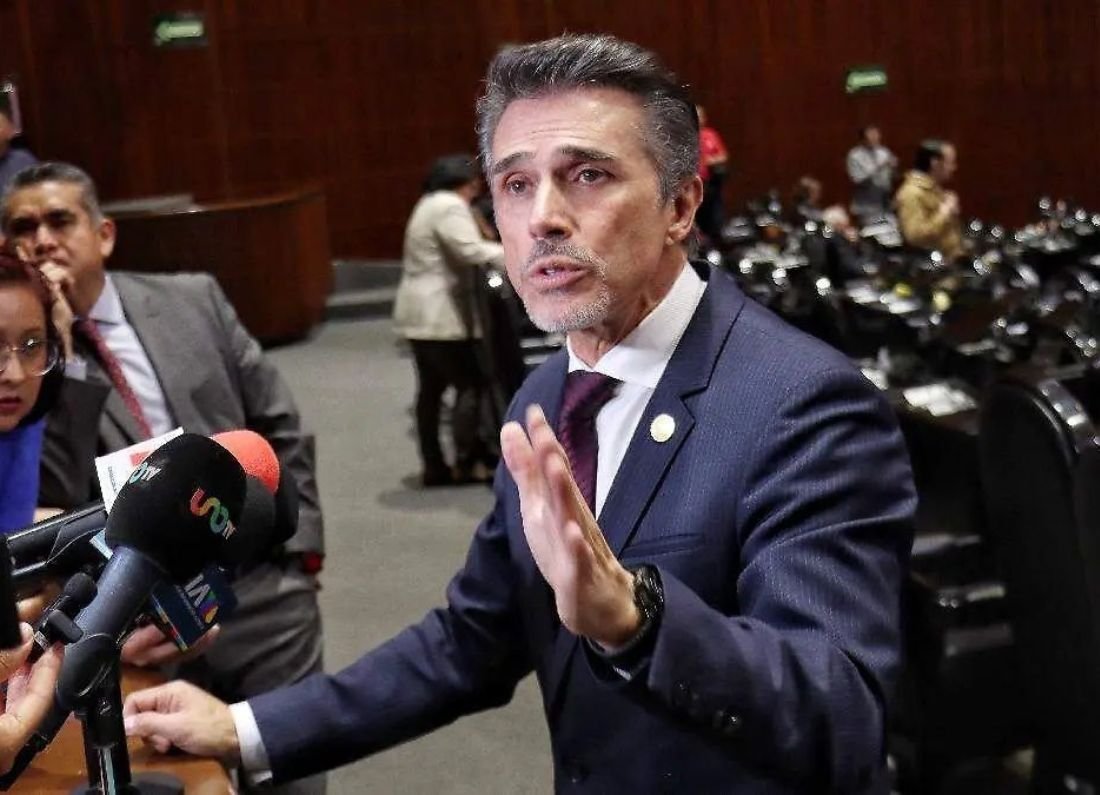 Tras polémicas, Sergio Mayer renuncia definitivamente a Morena