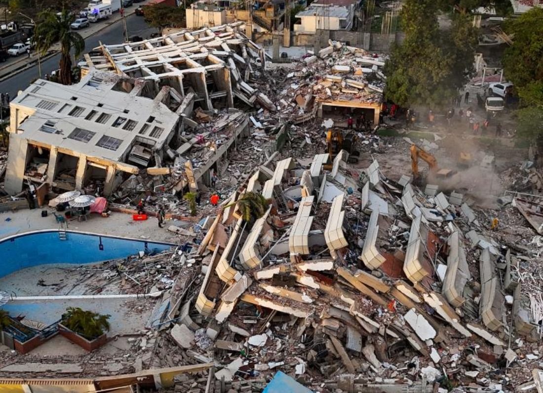 Suman mil 719 muertos tras sismos en Venezuela