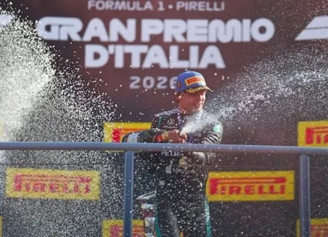 Kimi Antonelli remonta en Italia y rompe una sequía de 60 años en el GP