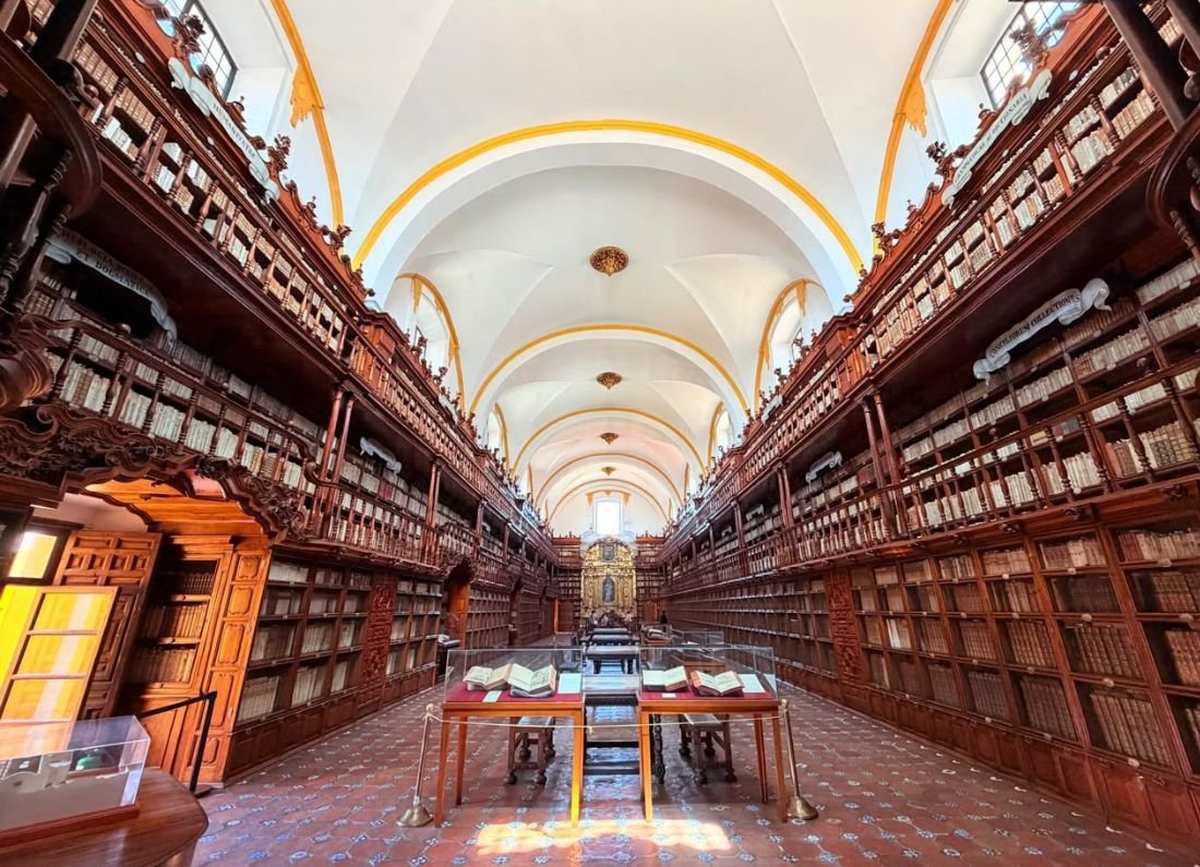 La Biblioteca Palafoxiana celebra 380 años de ser memoria viva de Puebla