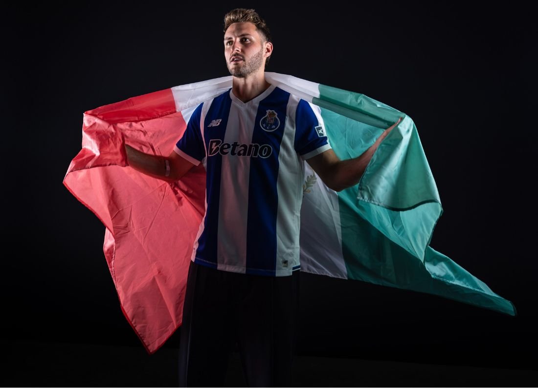 Santiago Giménez es nuevo jugador del Porto tras cerrar su ciclo en Milan